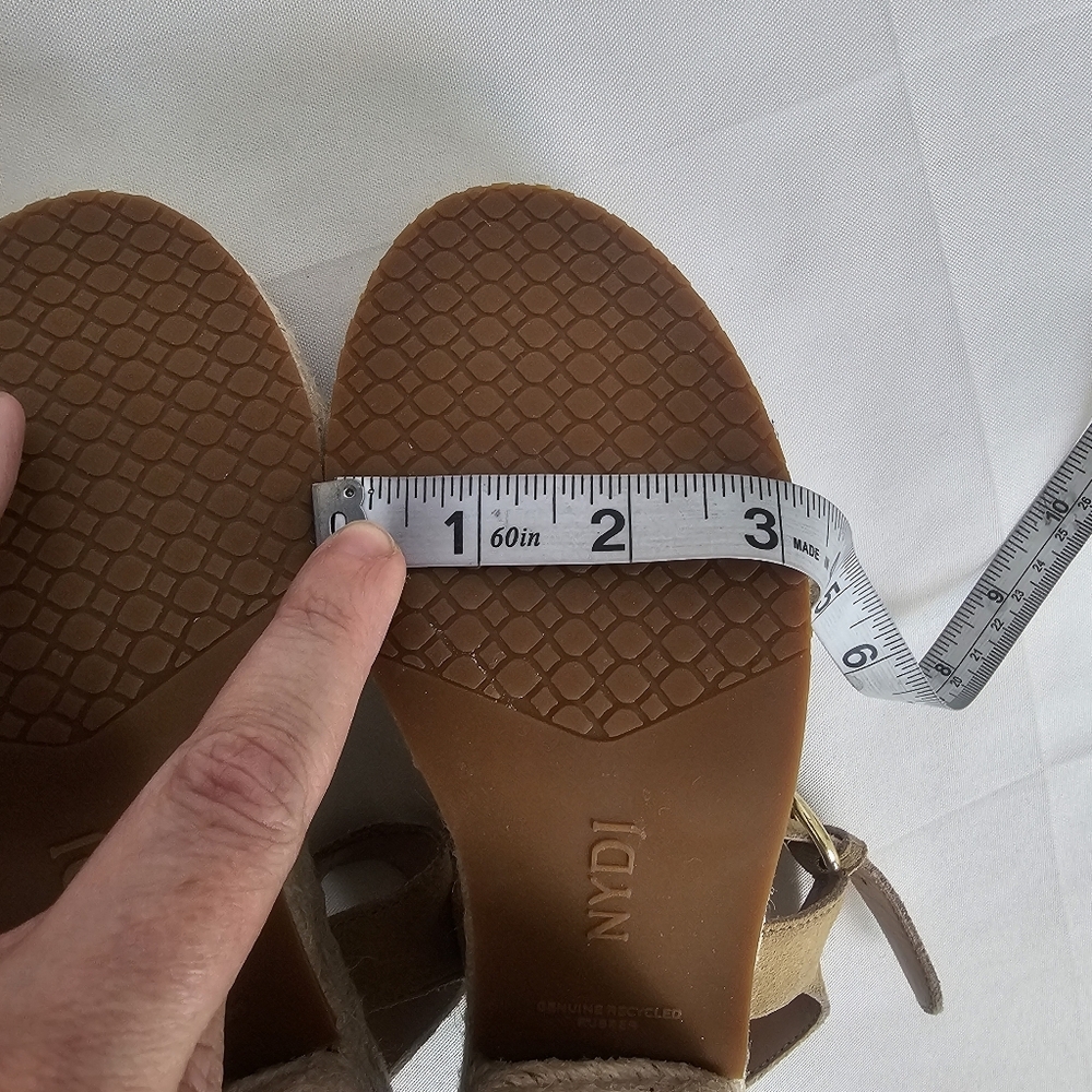 NYDJ Cream Espadrille Platform Sandals  with Floral Accents  Size 7 EUC $29. - Picture 6 of 11